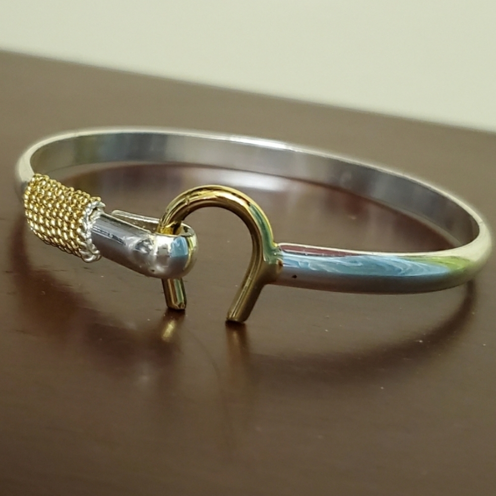 Montana Silversmith Hook & Horseshoe Bracelet